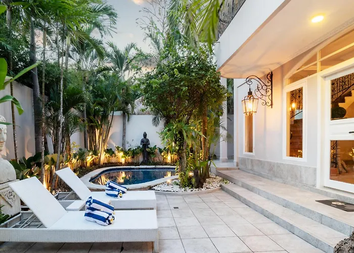 D 3 Bedroom Private Pool Near The Villa